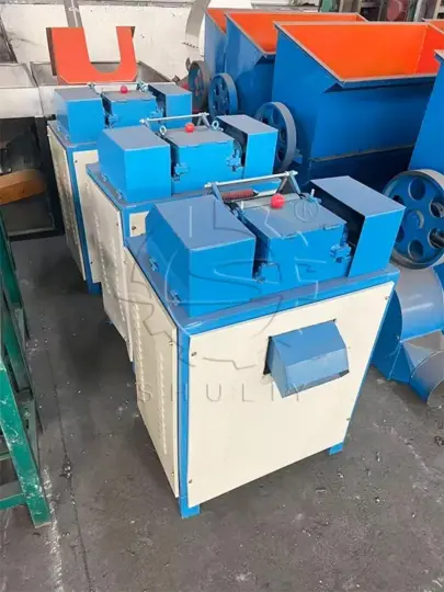 Plastic pellet cutting machine