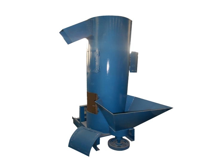 Vertical type dewatering machine for waste plastic films