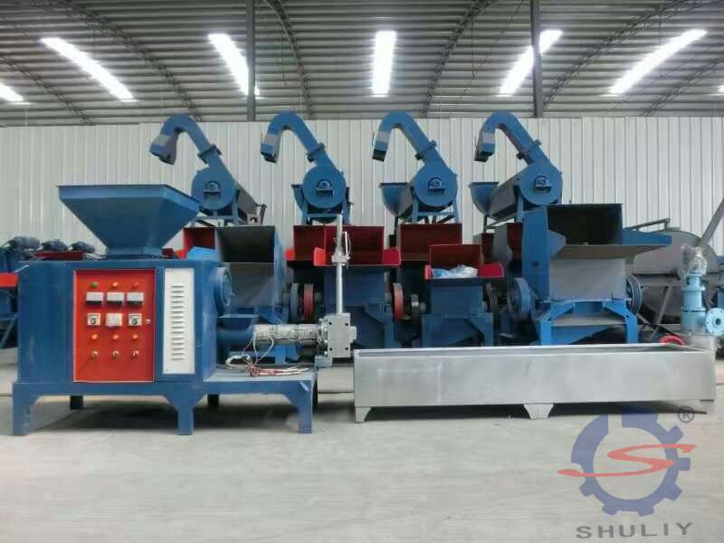 Maintenance of plastic pellet making machine when in use