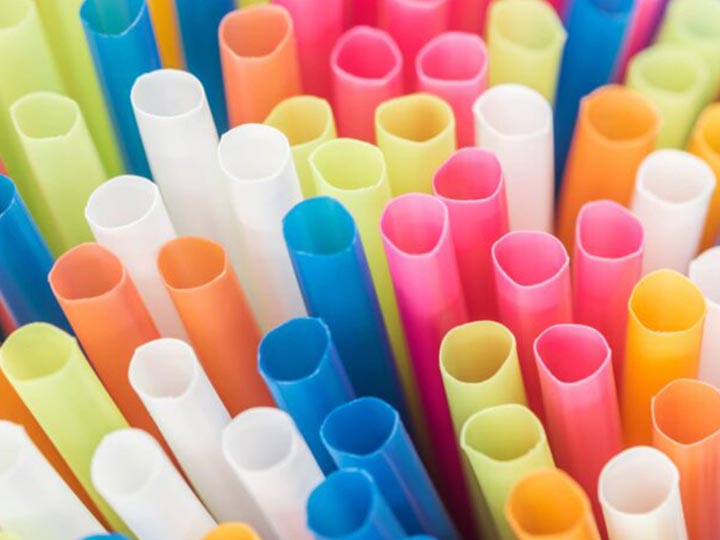 İngiltere çevreyi korumak için plastik pipetleri yasakladı