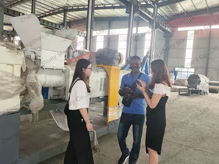 Customer from Togo visited our plastic recycling plant