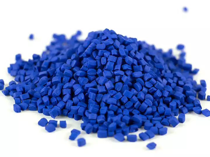 blaue Kunststoffpellets