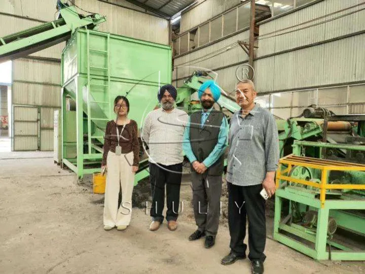 Khách hàng Úc đã đến thăm các máy tái chế nhựa Shuliy