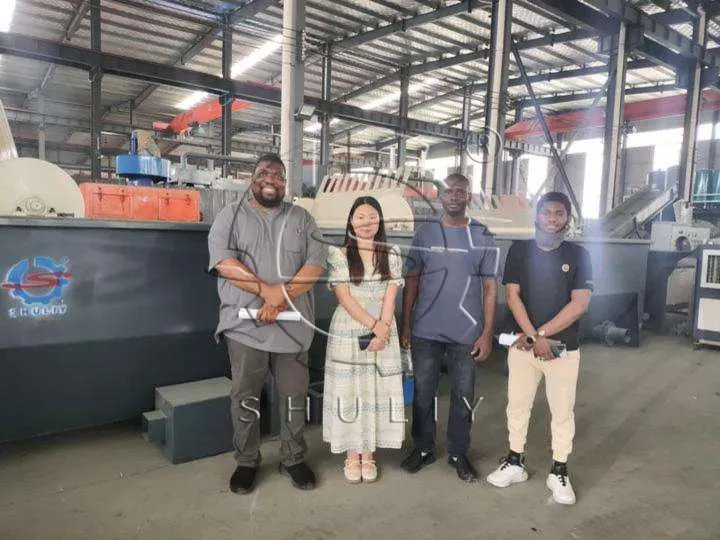 Khách hàng Nigeria đã đến thăm nhà máy tái chế nhựa Shuliy
