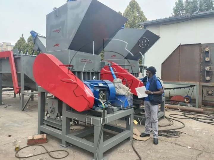 Khách hàng Zambia đã đặt hàng máy tái chế nhựa Shuliy